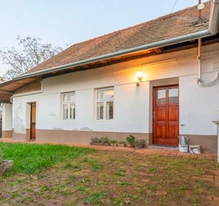 Cejkovicky Domek Cejkovice  Luaran gambar